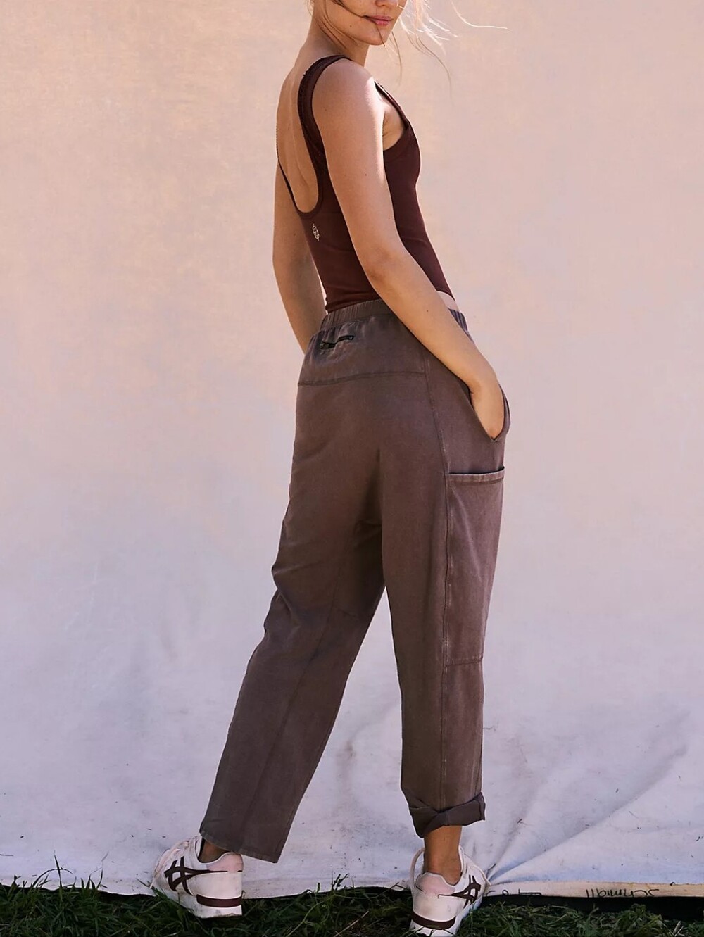 Free People FP Movement Hot Shot Pants In Charcoal Brown Size Small - Picture 4 of 7
